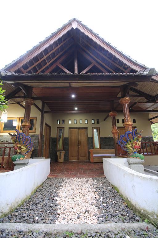 Villa Bale Seni Mataram Exterior photo