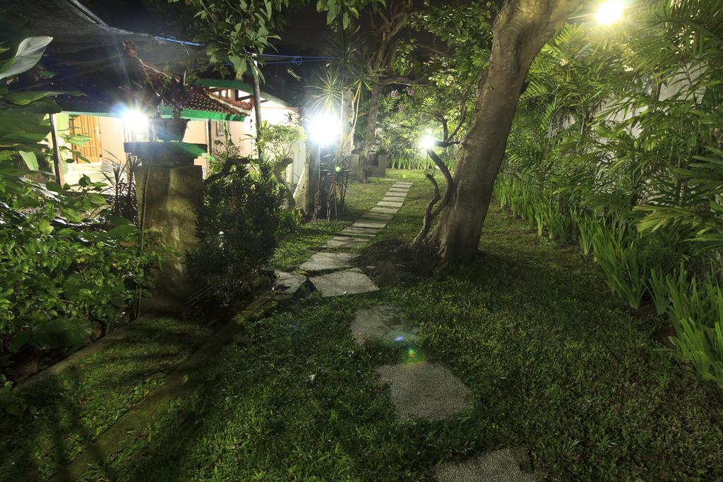 Villa Bale Seni Mataram Exterior photo