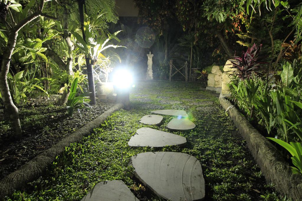 Villa Bale Seni Mataram Exterior photo